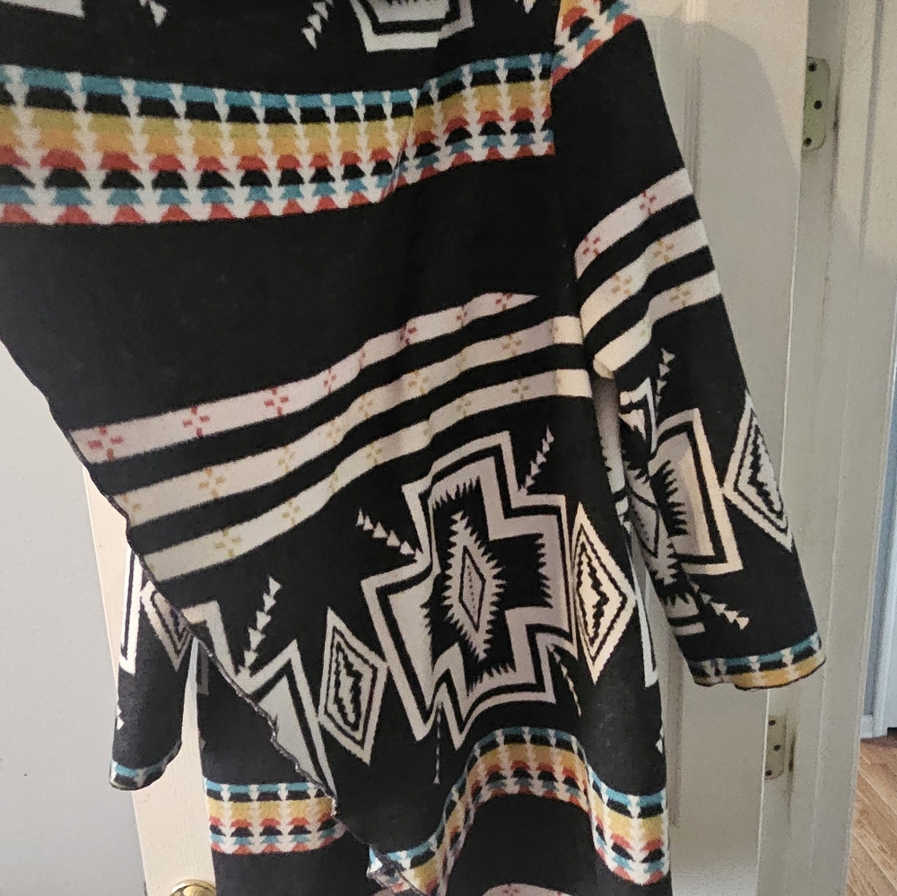 Tribal Patterned Jacket - Picture 2 of 3